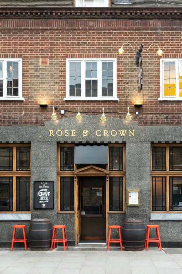 Publove @ The Rose & Crown Londres Exterior foto